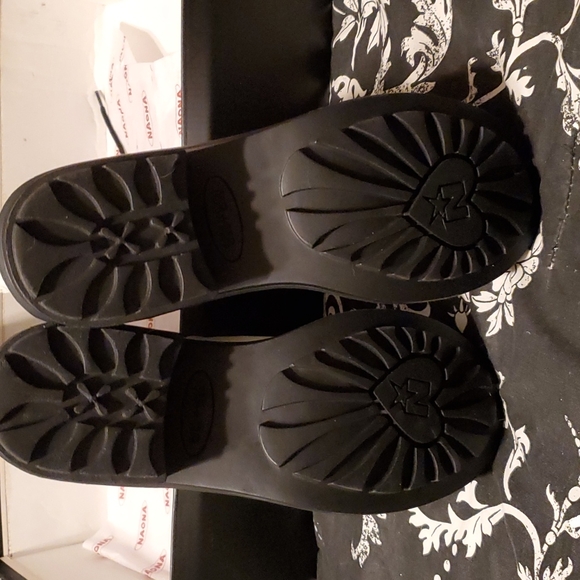 NIB Vintage White 12 Hole Combat Boots - Picture 5 of 6